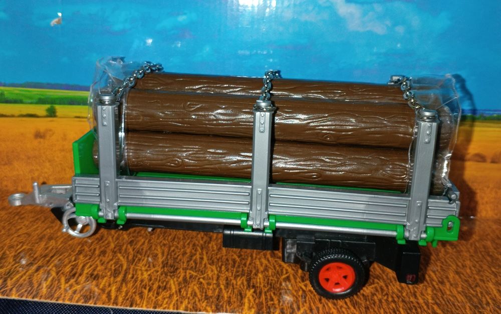 Металлический игрушечный трактор