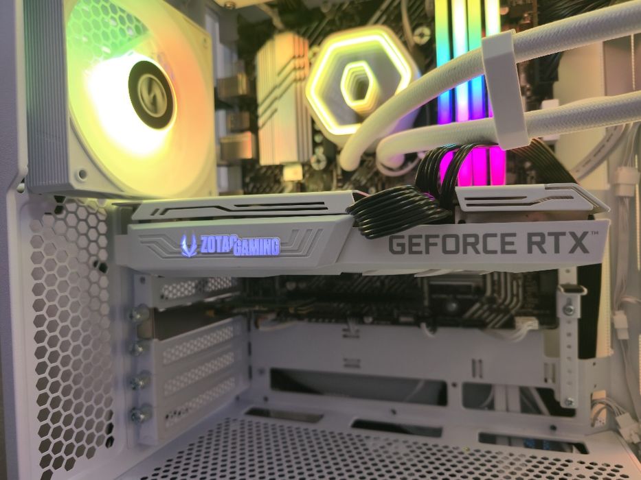 Видео карта Zotac RTX 3060 12GB AMP White Edition