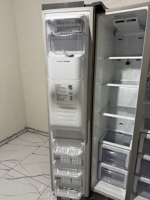 Холодилник в хорошем состояние