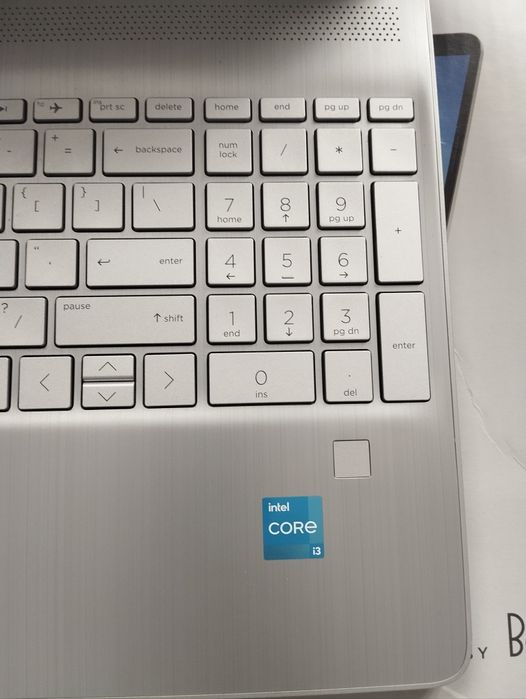 Yangi HP kompyuteri sotiladi