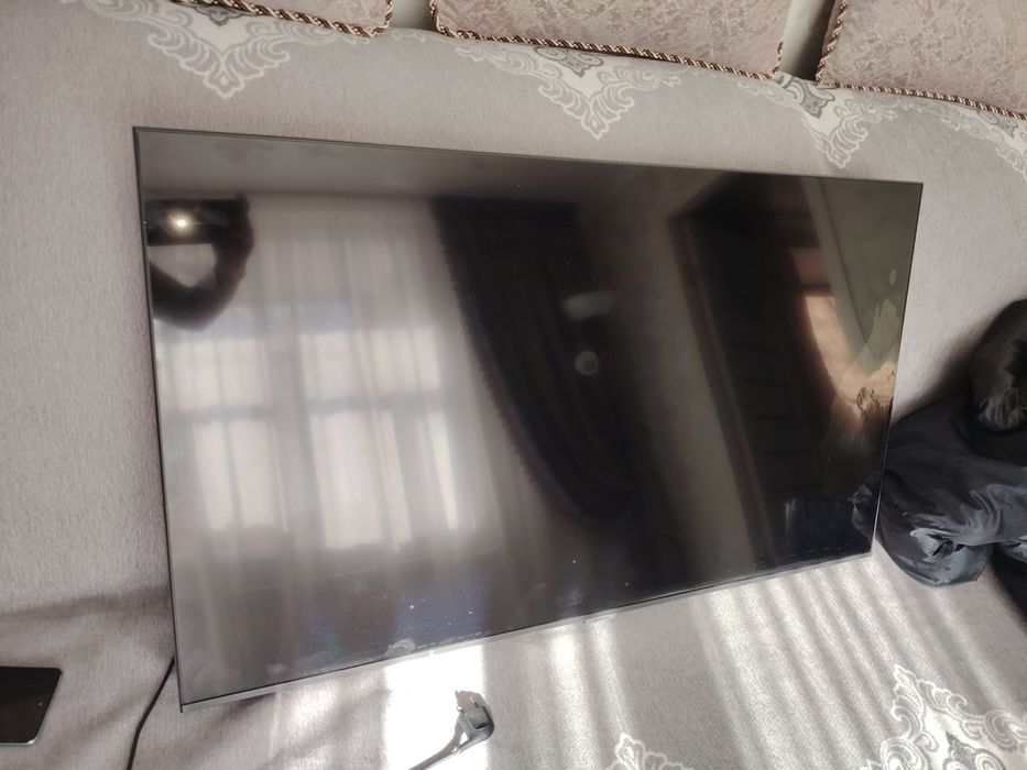 Продам телевизор на запчасти