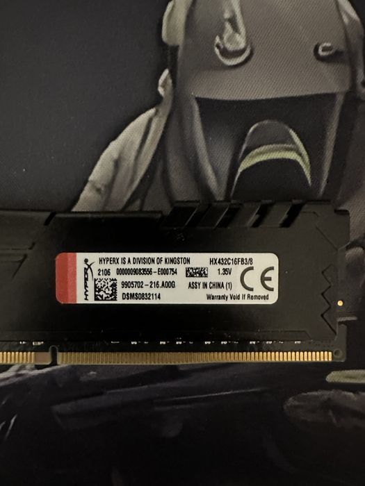 8 GB RAM DDR4 3200mh CL16