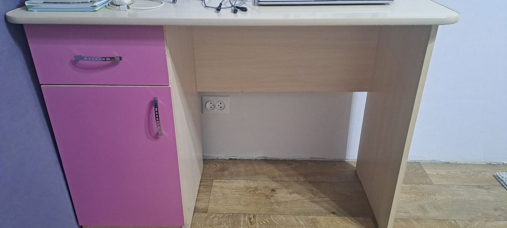 Стол письменный (ученический)