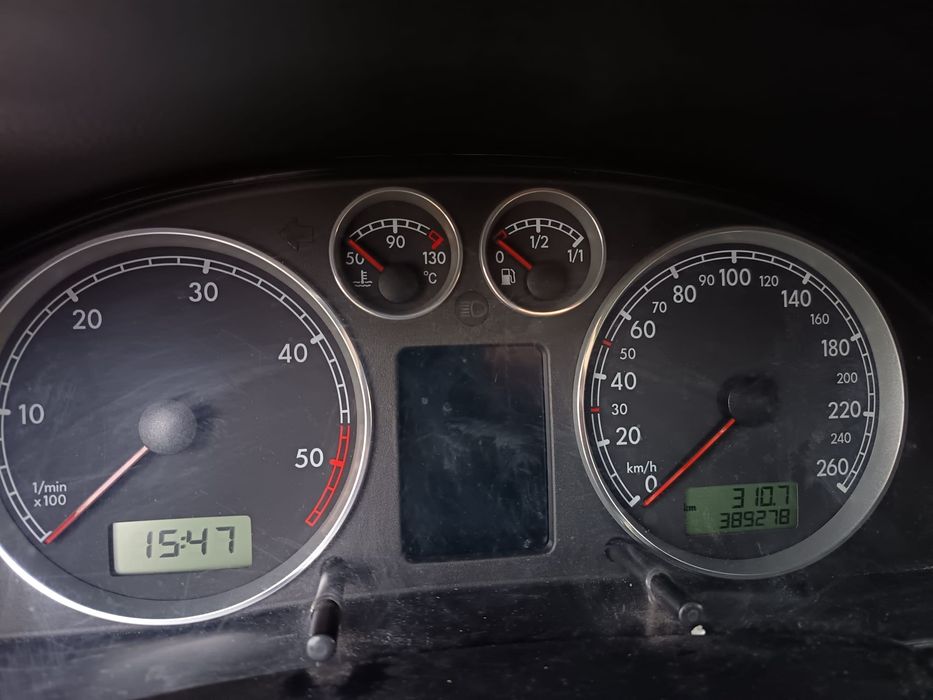 Vând Volskwagen Passat B5.5