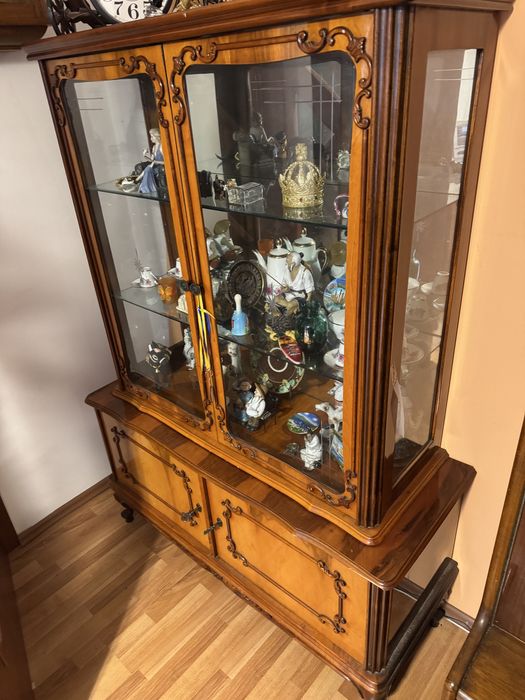 Vitrina lemn cu geam