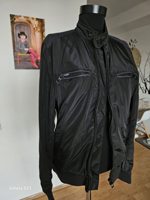 Geaca Man .Zara marimea M .40 lei