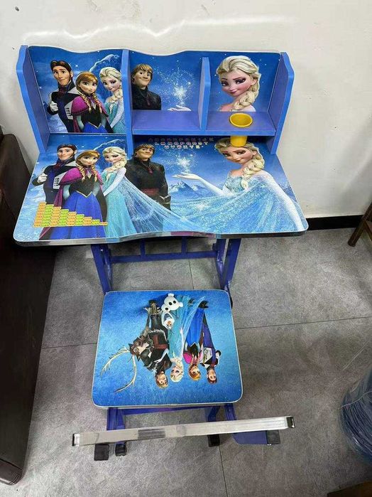 Детский парта Soffi со стулом и часами