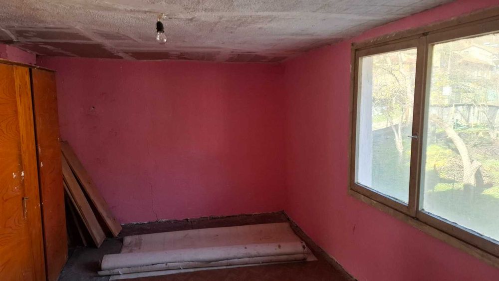 Къща с малък парцел в квартал Етъра