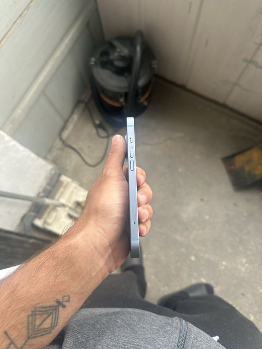 Продавам iphone 14