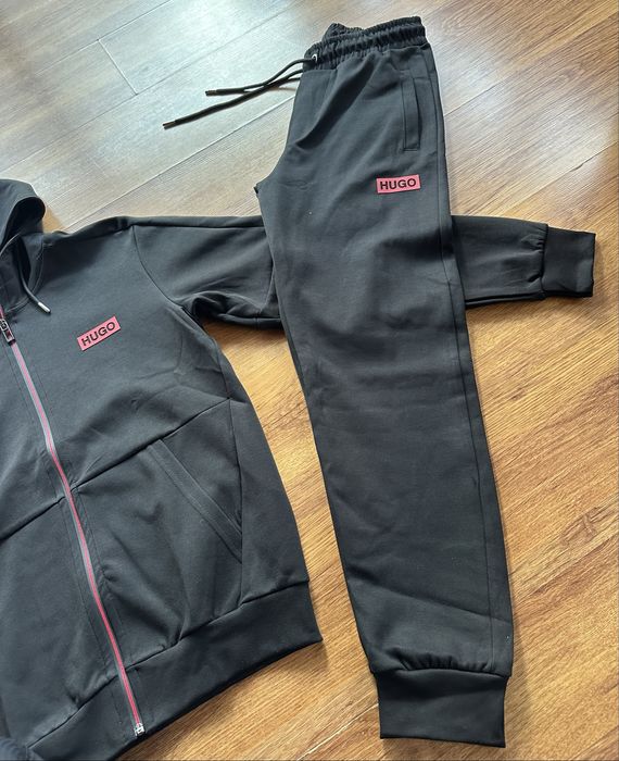 Мъжки,памучен,черен екип Hugo BOSS с червено,гумирано лого