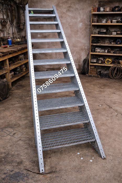 Scări metalice zincate