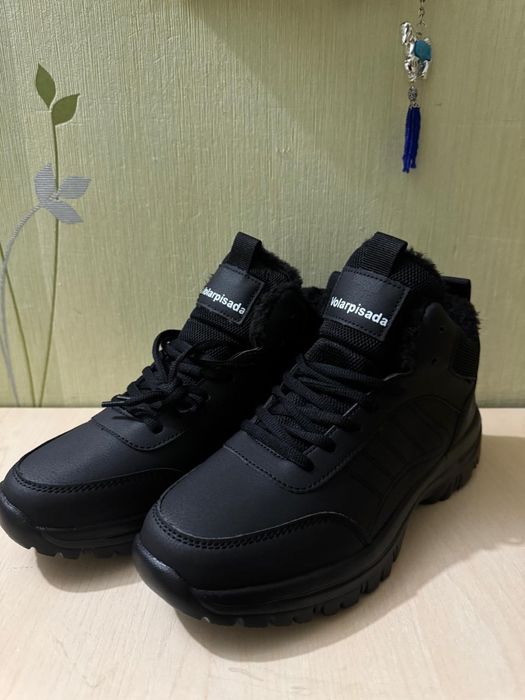 Кроссовки зимние