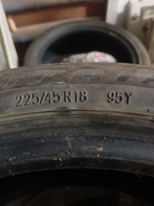 Продам 225/45/18