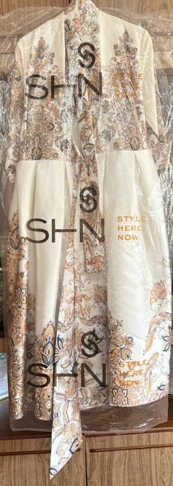 Продаётся платье