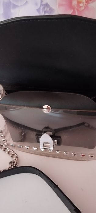 Продам дамскую сумочку.