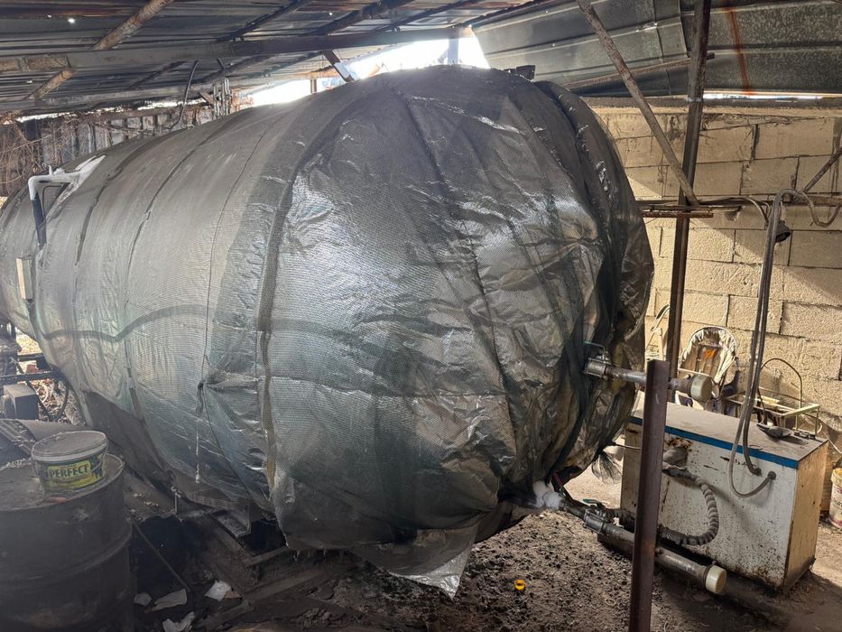 Цистерна за CO2 с кантар , компресор , помпа , пълначна