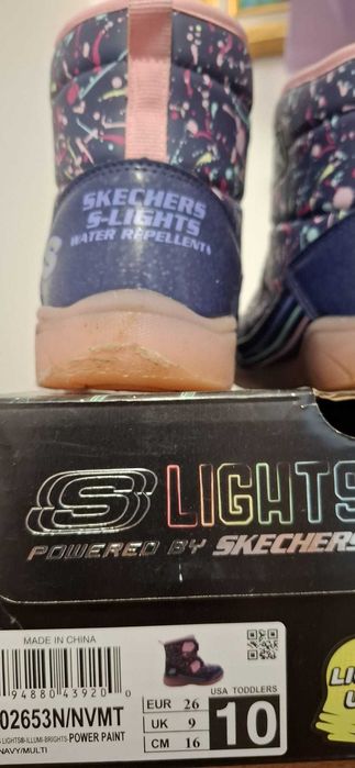 Cizme Skechers pentru fete marime 26 in stare buna