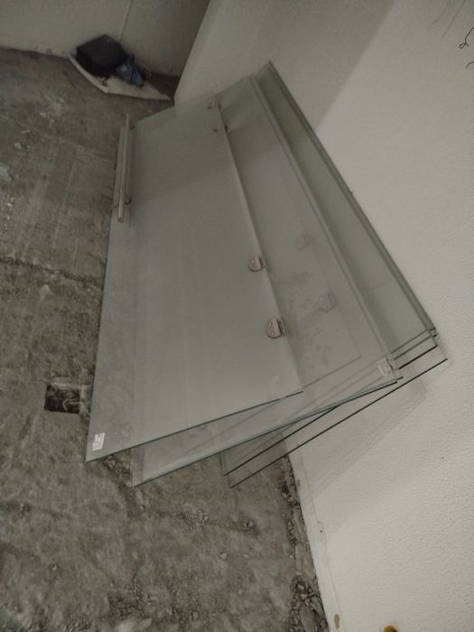 Продам коленные стекло