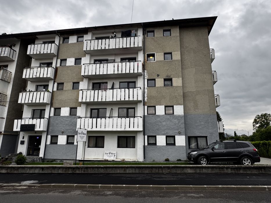 Complex imobiliar de investiții de vânzare în centrul orașului Baraolt – 40 de garsoniere și spațiu de cazare funcțional