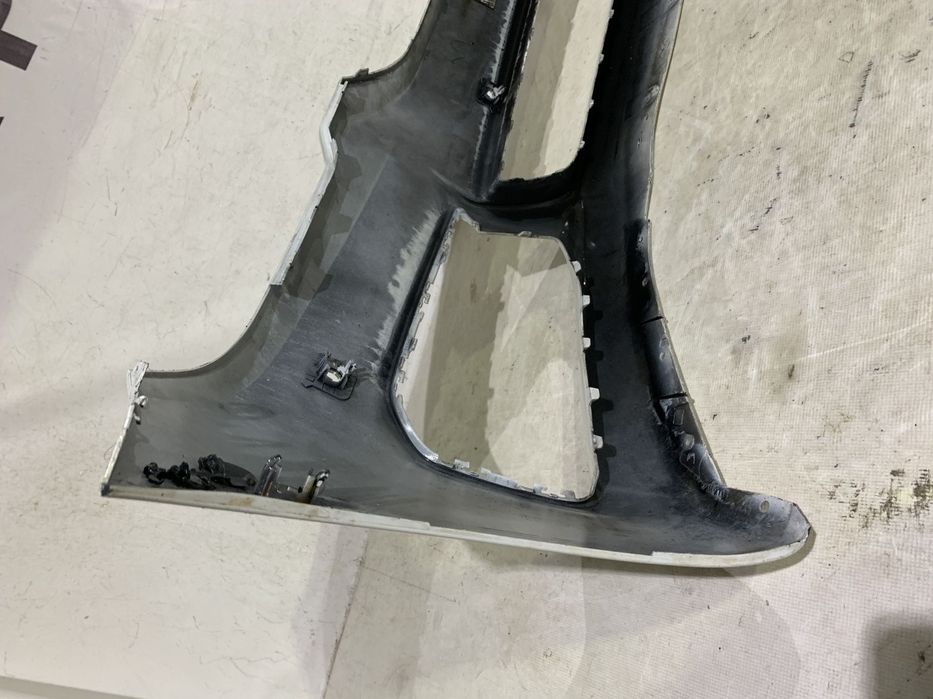 Bara fata BMW Seria 5, G30/G31, M-Sport, 2016, 2017, 2018, 2019, 2020, cod origine OE 51118064928, cu gauri pentru senzori de parcare.