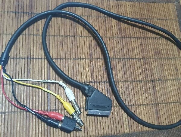 Cablu SCART la RCA cu 3 sau 4 mufe separate, video in/out audio in/out