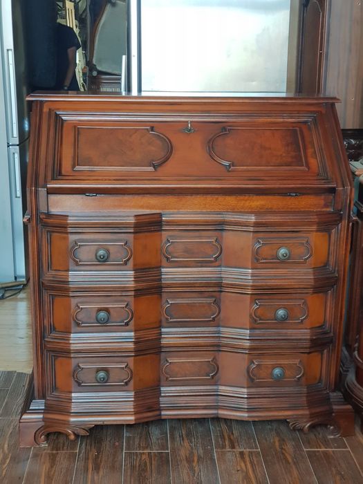 Set mobilier lemn masiv compus din biblioteca si secretar