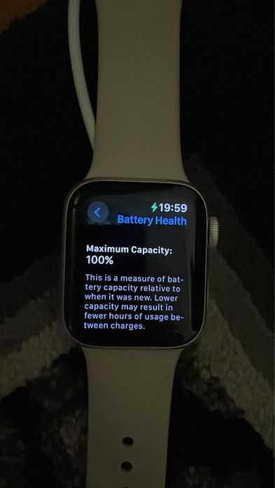 Apple watch se2 40mm starlight