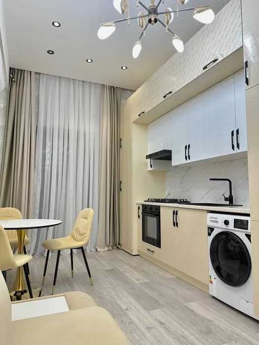 Сдается 4 комнатная квартира  2 этаж Кинотеатр Казахстан