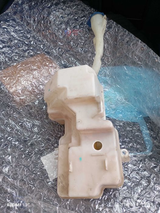 Продавам казанче за миене Volvo CX40