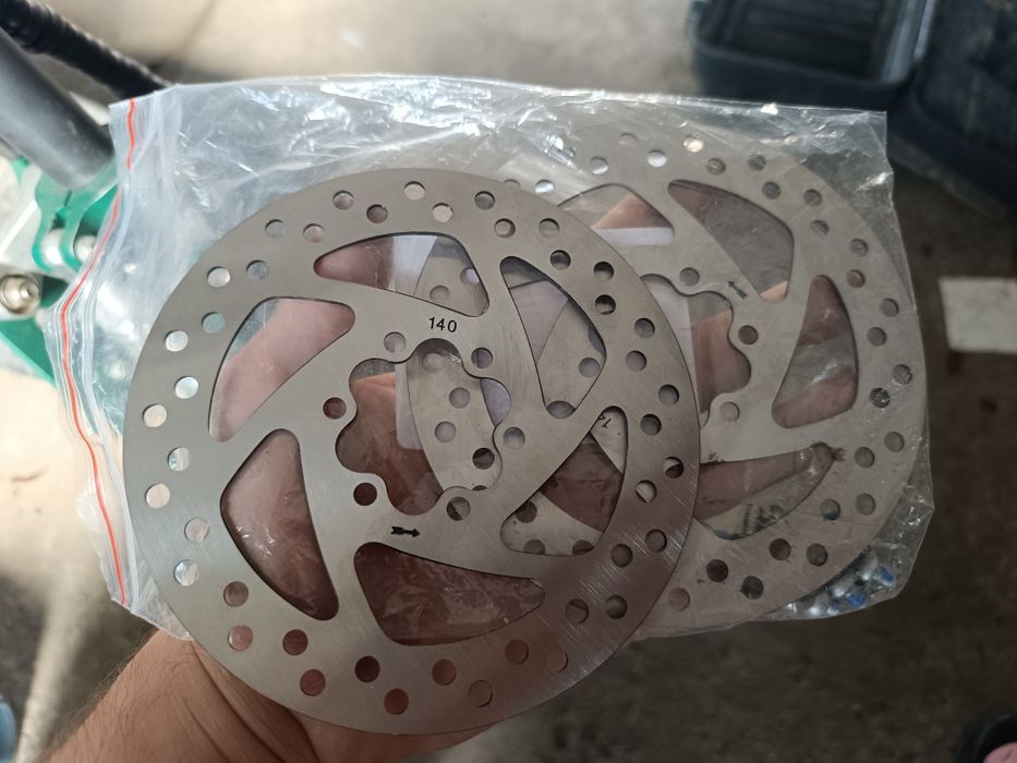 Vând piese trotineta