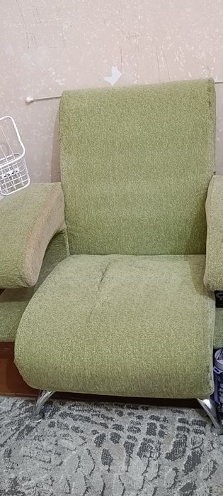 Продам диван кровать с 2 мя креслами