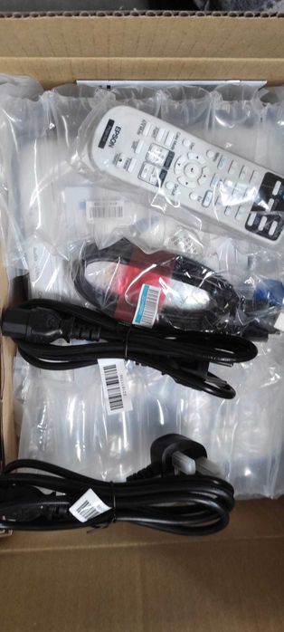 Videoproiector Epson EB-W06, WXGA 1280 x 800, 3700 lumeni