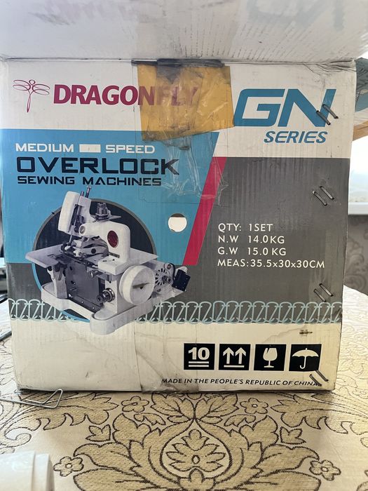 Швейные машины и оверлоки.Оверлок 051 класса