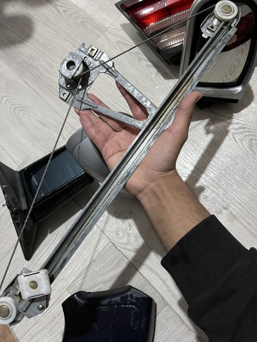 Mercedes запчас продается срочно 210 /124