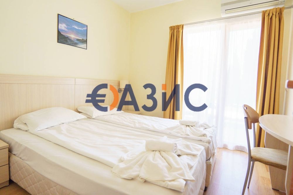 Продава се Едностаен апартамент в Созопол - 54 кв.м за 1110 €/кв.м - Снимка #2