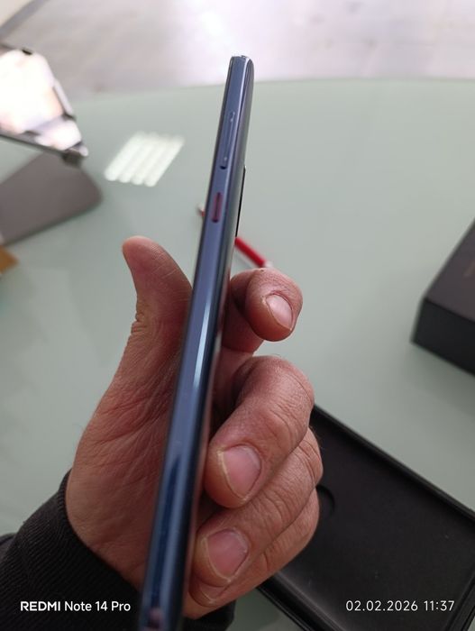 Телефон Huawei MATE 20