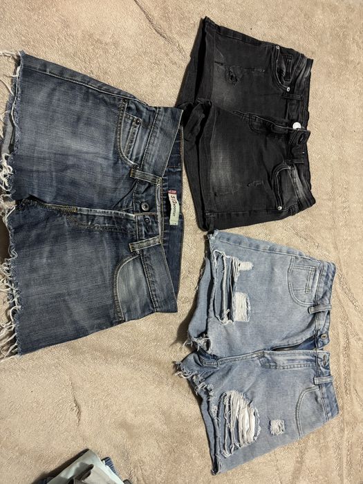 Lot pantaloni scurți blugi Levi’s