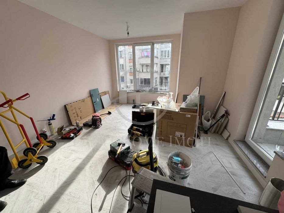 Продава се Тристаен апартамент в Пловдив, Кючук Париж - 87 кв.м за 973 €/кв.м - Снимка #1