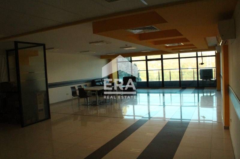 Дава се под наем Склад в Варна, Изгрев - 140 кв.м за 510 € - Снимка #2