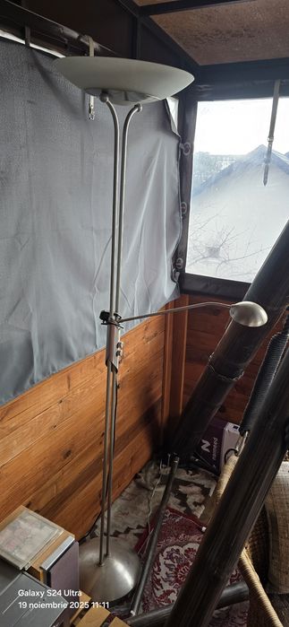 Lampi cu picior cu 2 lumini reglabile la intensitate