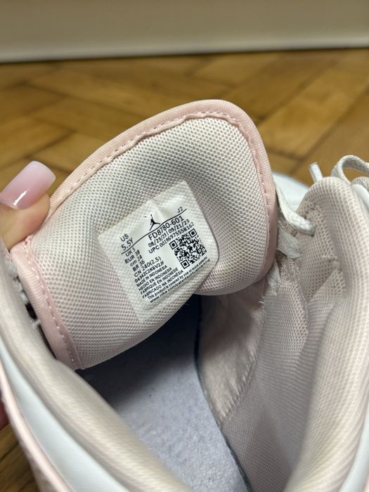 Adidași Nike Air Jordan 1 Mid ,,Pink Wash”