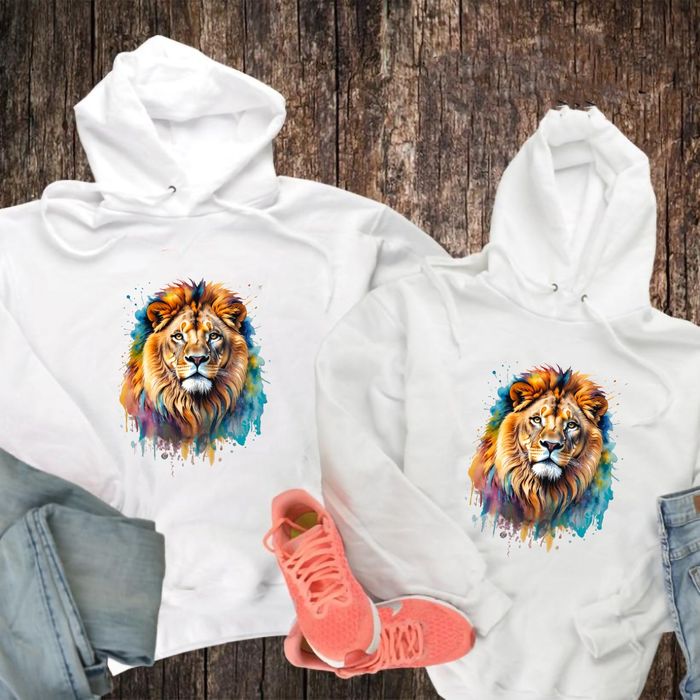 Суитшърт  - акварелен лъв