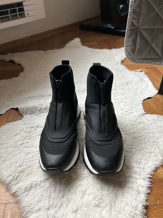 Маратонки calvin klein 37 номер