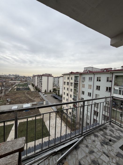 Yangi xayot tumani choshtepa metroni oldida