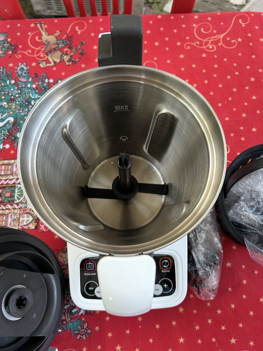 Robot de bucatarie multifunctional Moulinex,functie gatire 5 programe