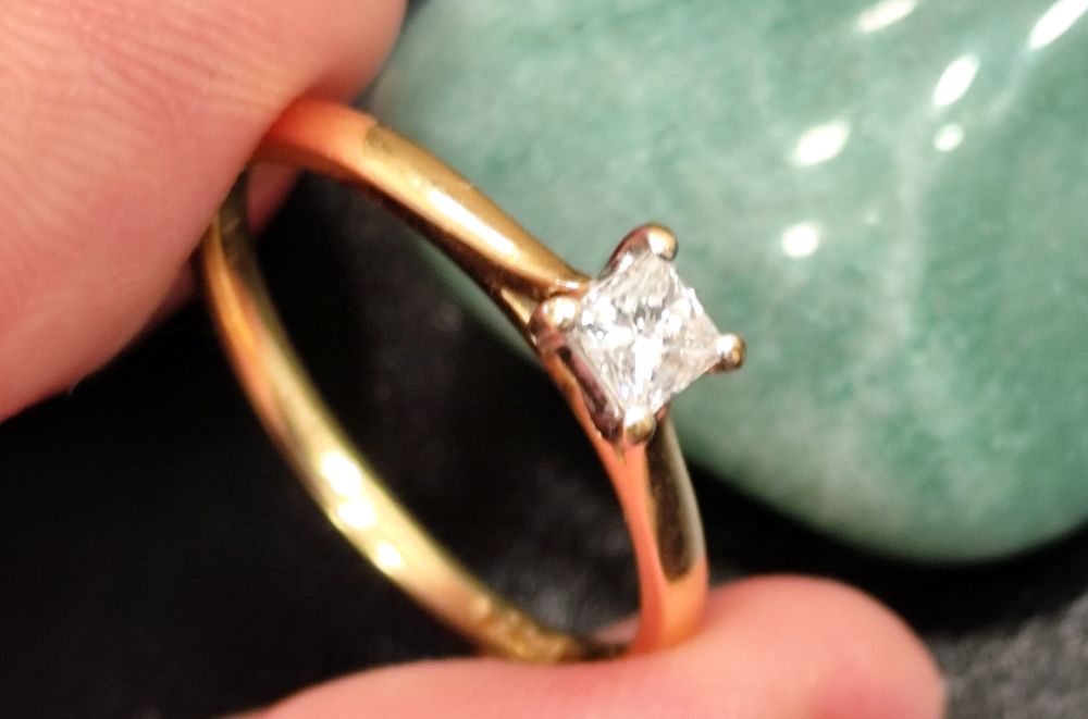 Златен Пръстен 18к / Диамант 0,24ct / F /