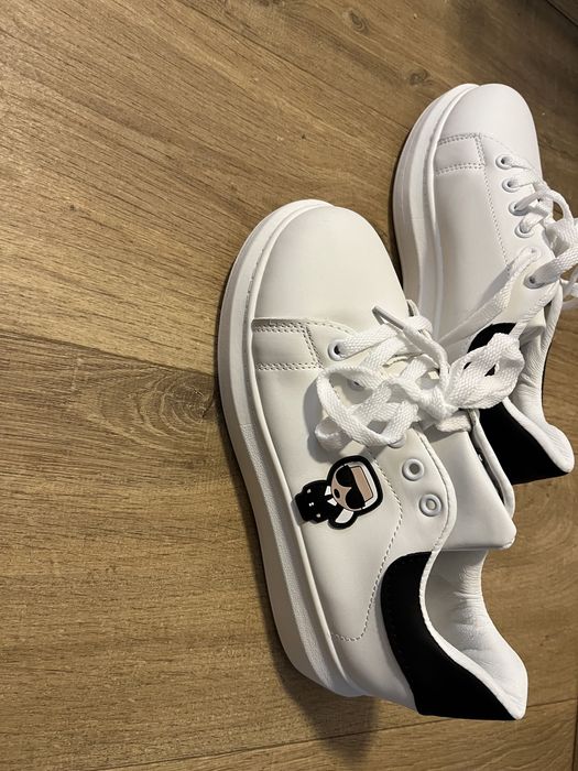 Pantofi dama tip Karl Lagerfeld marimea 38