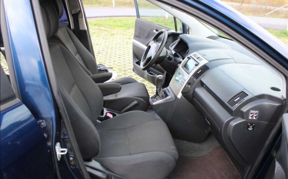 Тойота Корола Версо 2.0 д4д 7 местна