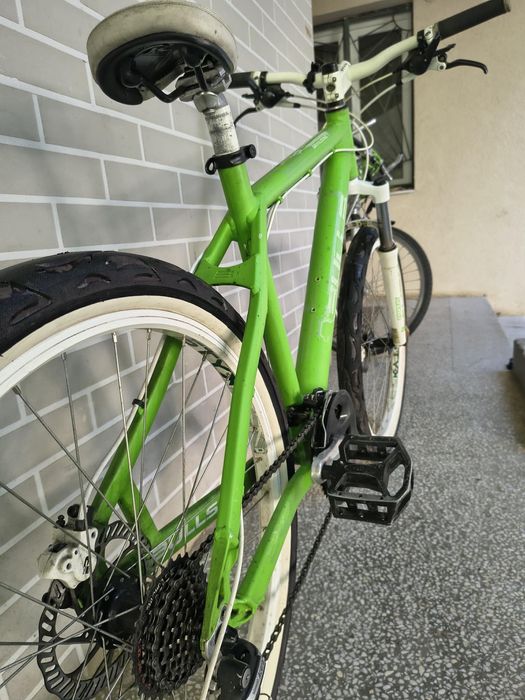 BULLS MTB – bicicletă germană, echipare Shimano, cadru din aluminiu și furcă SR Suntour XCM