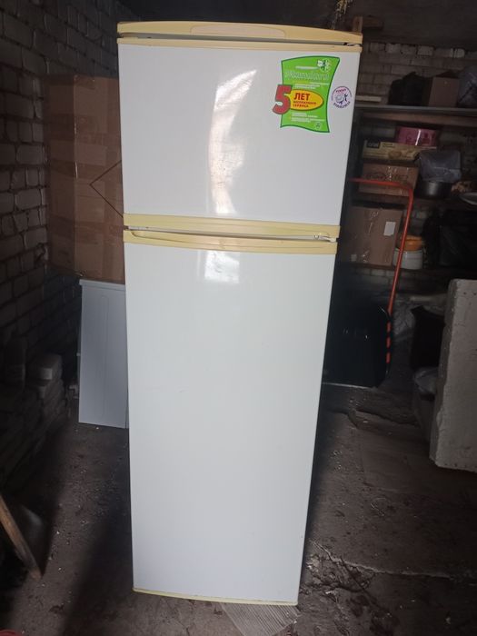 Стиральная машина и холодильник